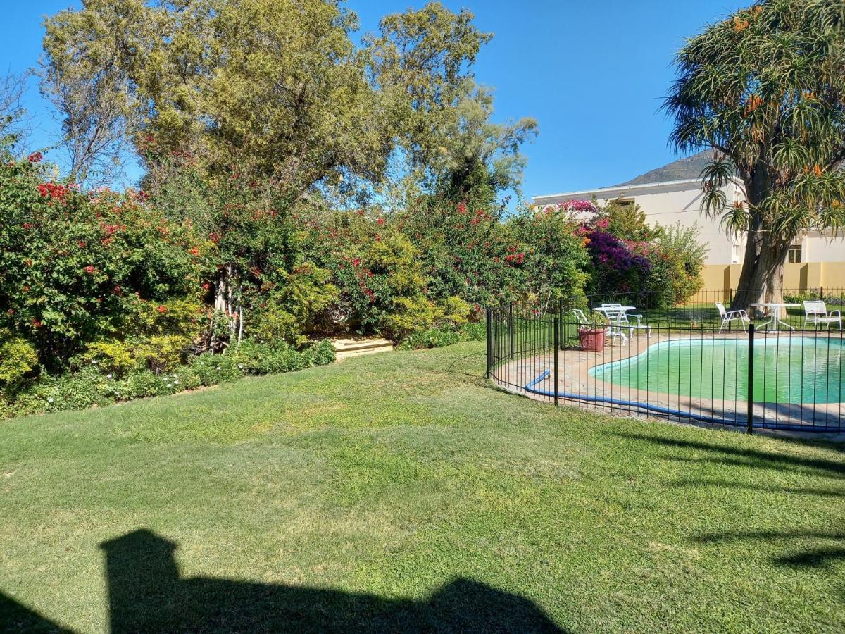 Avondrust Guest House Graaff-Reinet Exterior foto